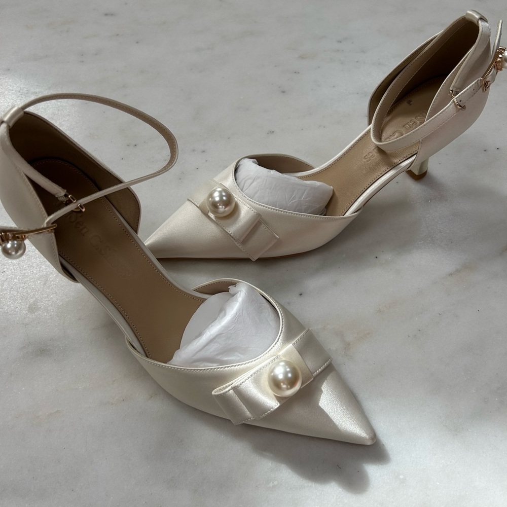 Chic Cream Ankle Strap Heels with Pearl Accent